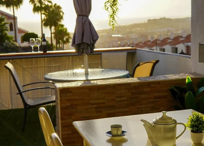 Sunset Views アパート アデヘ